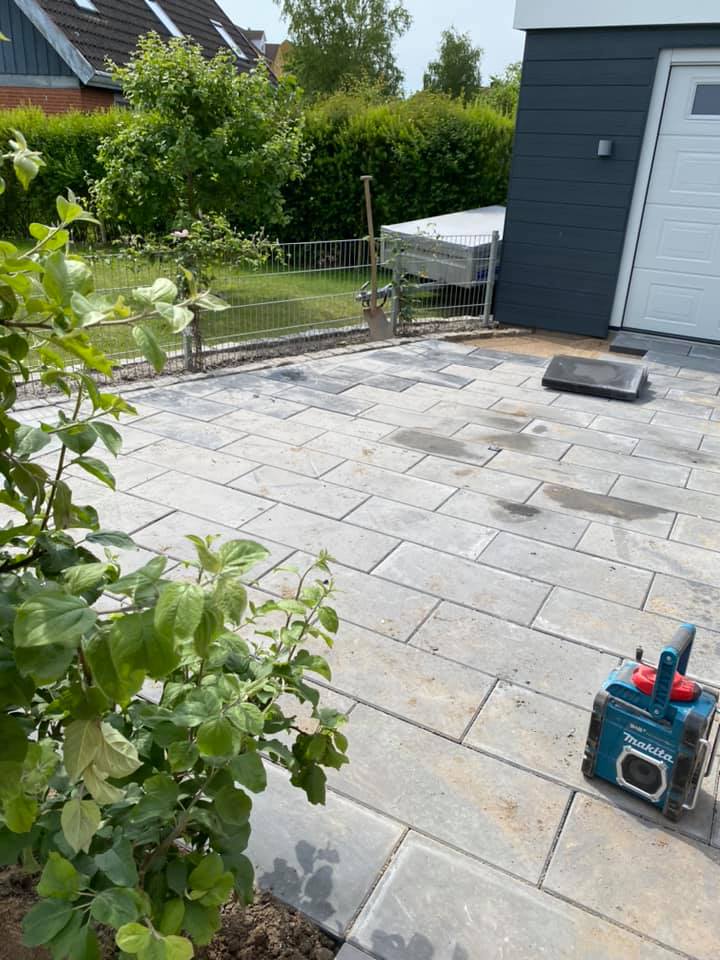 Fliselagt terrasse